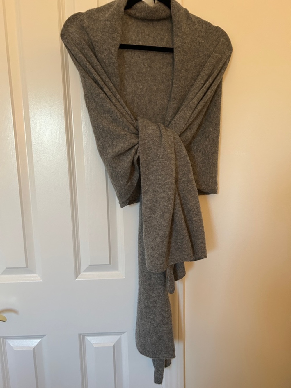 Amicale All Season Cashmere Light Gray Cashmere Blanket Scarf - One Size - Picture 6 of 6